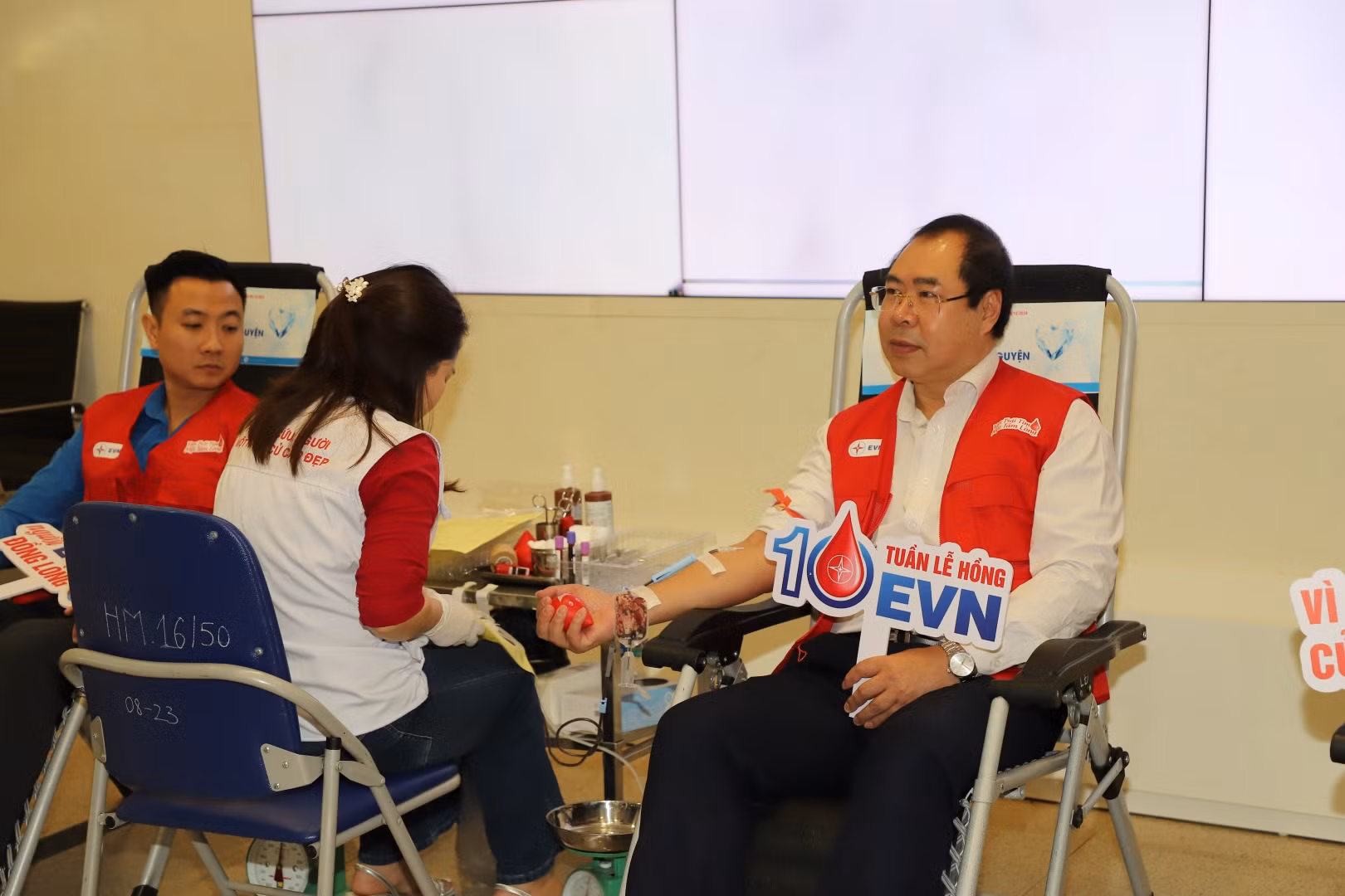 EVN phát động tuần lễ hiến máu nhân đạo -0