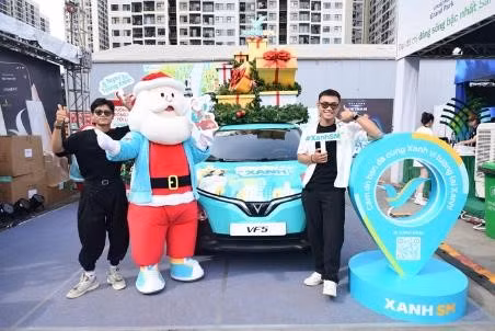 Vinhomes Grand Park đông kín fan chờ đón siêu nhạc hội&nbsp;8WONDER Winter -0