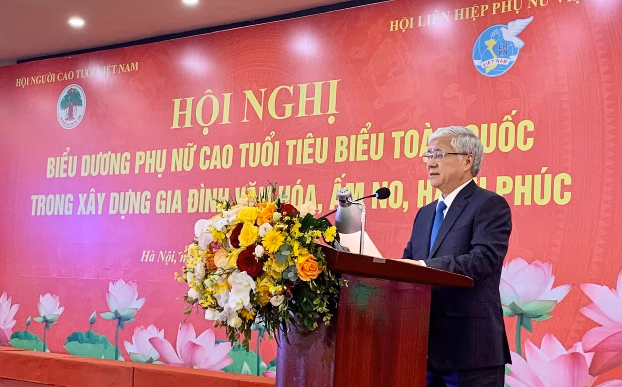 Biểu dương 291 phụ nữ cao tuổi tiêu biểu toàn quốc -0