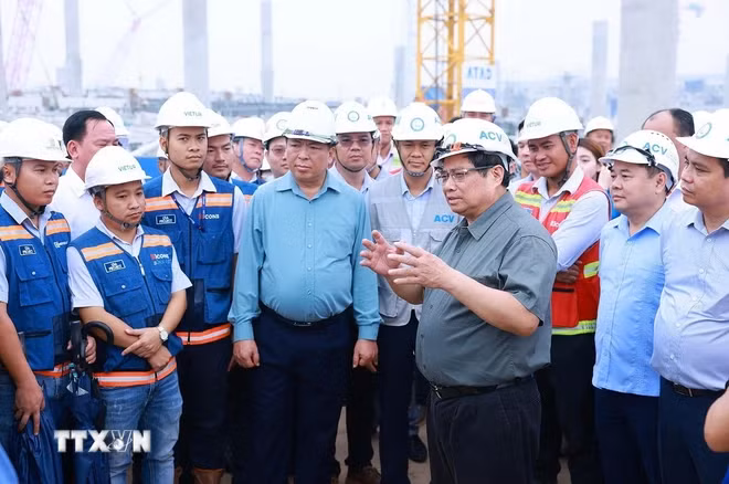 Thủ tướng Phạm Minh Chính giao nhiệm vụ cho các đơn vị thi công Dự án Cảng hàng không quốc tế Long Thành.