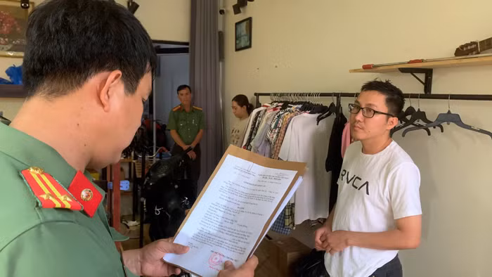 Công an Đồng Tháp cảnh báo tình trạng mua bán trái phép tài khoản ngân hàng -0