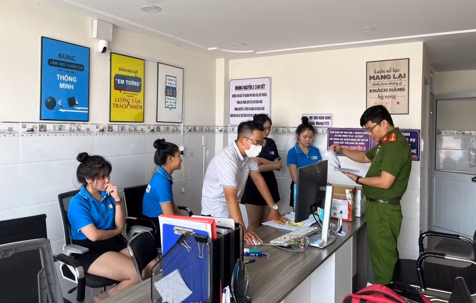 Đề nghị truy tố 40 bị can trong đường dây tội phạm chiếm đoạt tiền tỷ -0