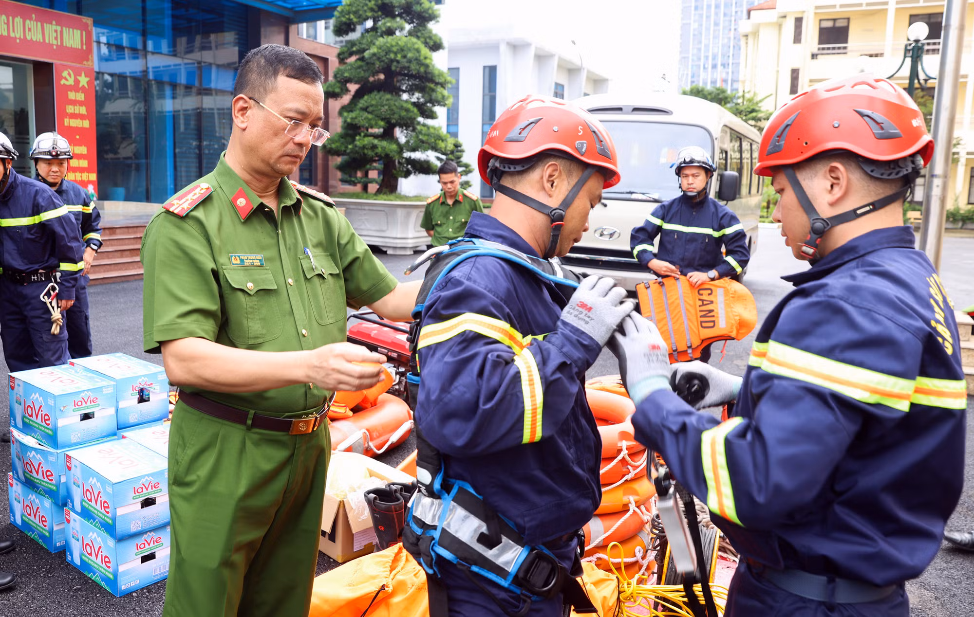 Lực lượng PCCC và CNCH khẩn trương chi viện Tuyên Quang -7