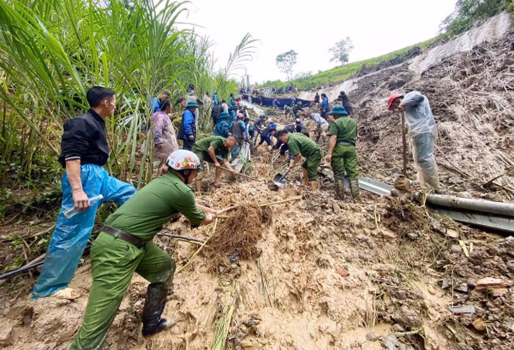 Chủ động ứng phó nguy cơ mưa lũ, sạt lở đất do ảnh hưởng của bão số 11 -0