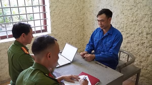 Vì sao “thầy giáo nhân ái” Nguyễn Mạnh Tuân chuyên kêu gọi từ thiện bị bắt?