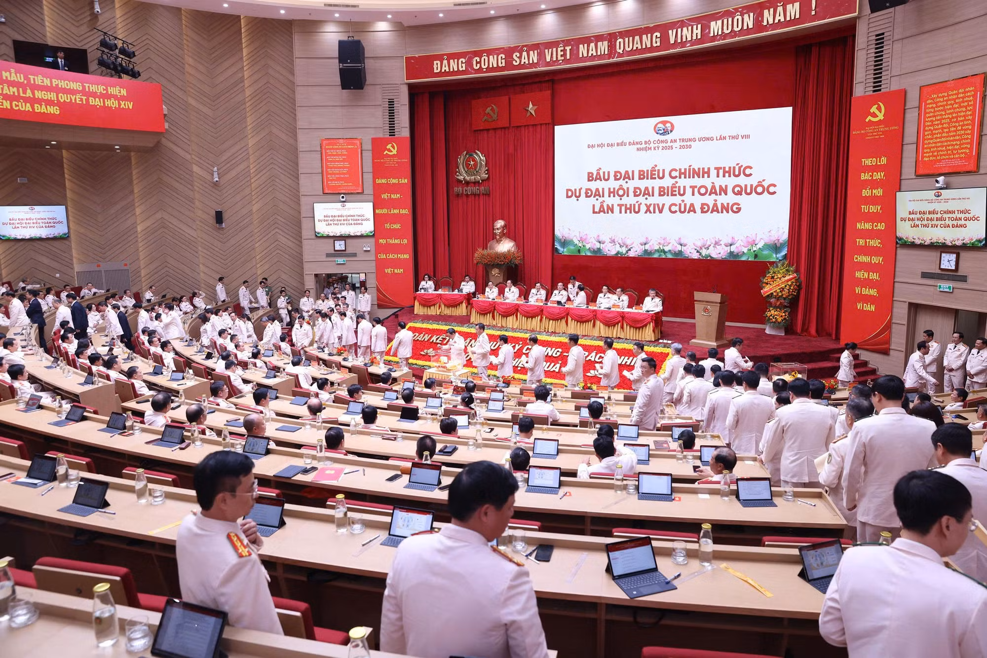Bế mạc Đại hội đại biểu Đảng bộ Công an Trung ương lần thứ VIII -3