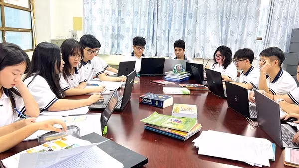 Đưa AI vào giảng dạy trong các trường THPT chuyên