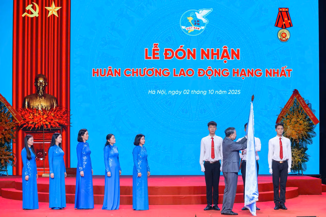 Phụ nữ Việt Nam trong thời kỳ mới -0