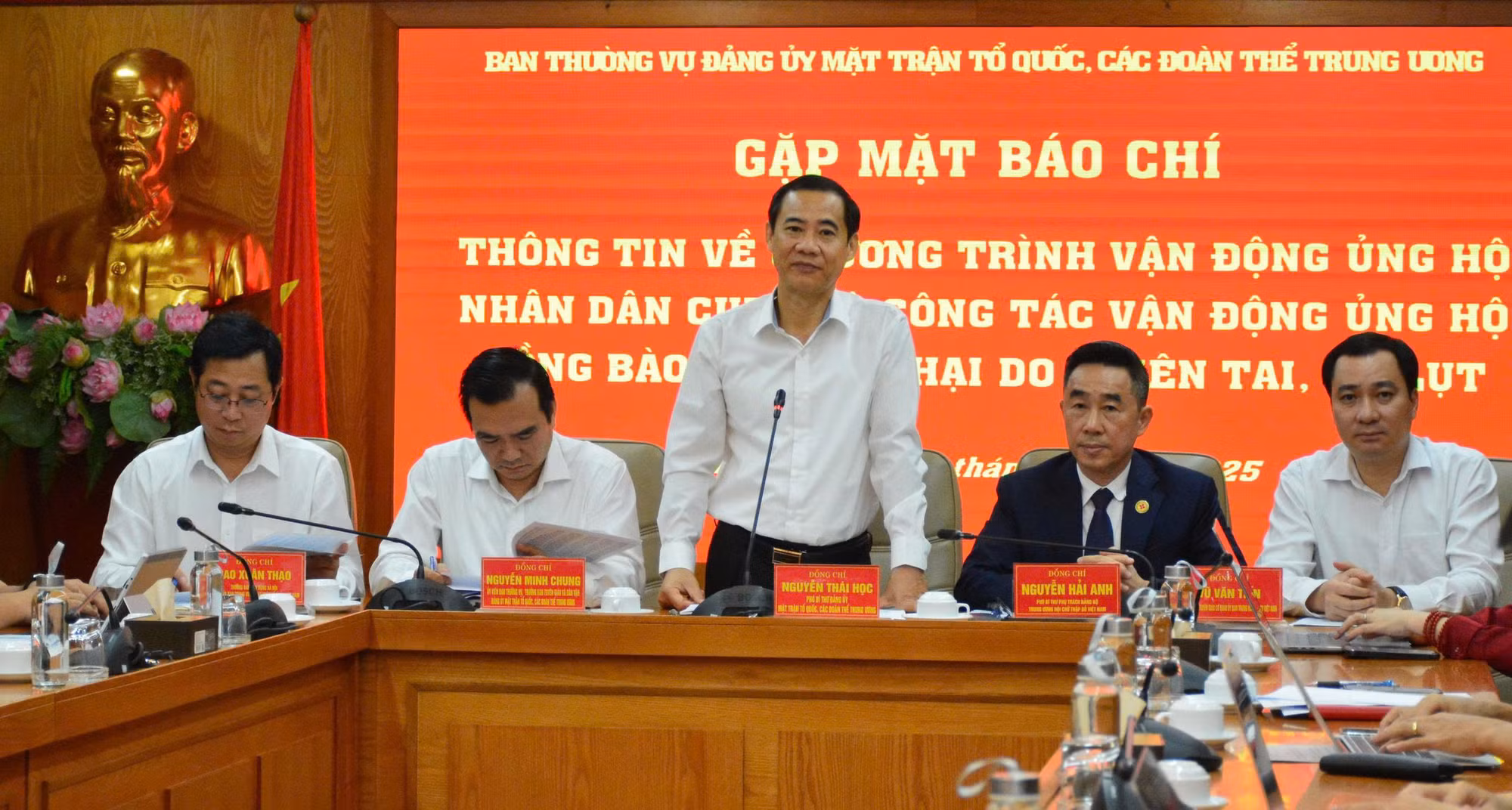 Chung tay ủng hộ nhân dân Cuba và đồng bào bị thiệt hại do thiên tai, lũ lụt -0