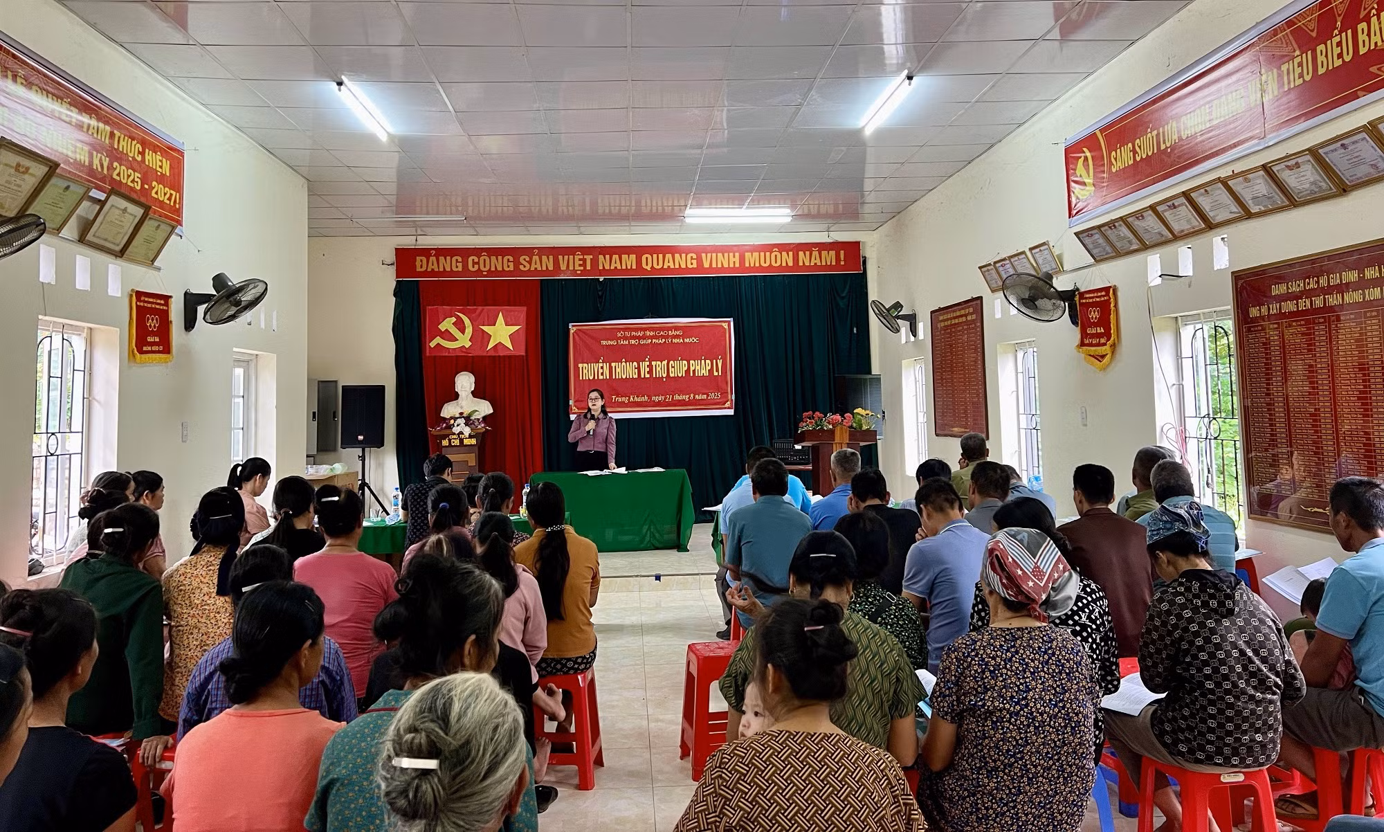 truyền thông cho nhân dân xóm hiếu lễ- xã trùng khánh.jpg -0