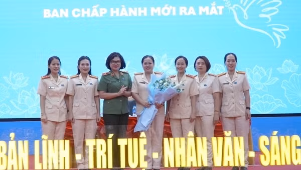 Phụ nữ Cục An ninh mạng và phòng, chống tội phạm sử dụng công nghệ cao tiên phong, sáng tạo trong công tác chuyển đổi số