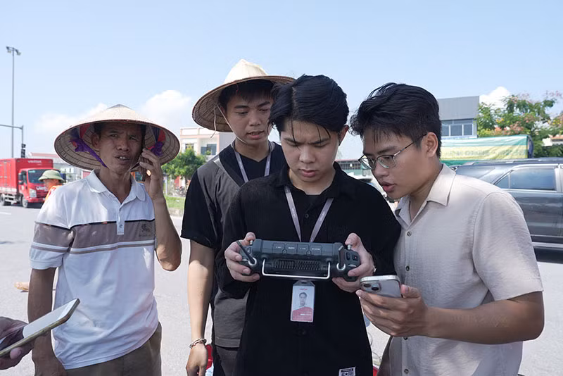 Viettel triển khai drone cứu trợ đồng bào vùng lũ Thái Nguyên -4