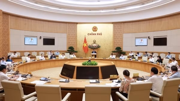 Thủ tướng chủ trì Phiên họp Chính phủ về vận hành chính quyền địa phương 2 cấp