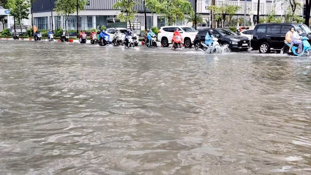 Hà Nội yêu cầu trường học chủ động ứng phó mưa lớn do hoàn lưu bão số 11 -0