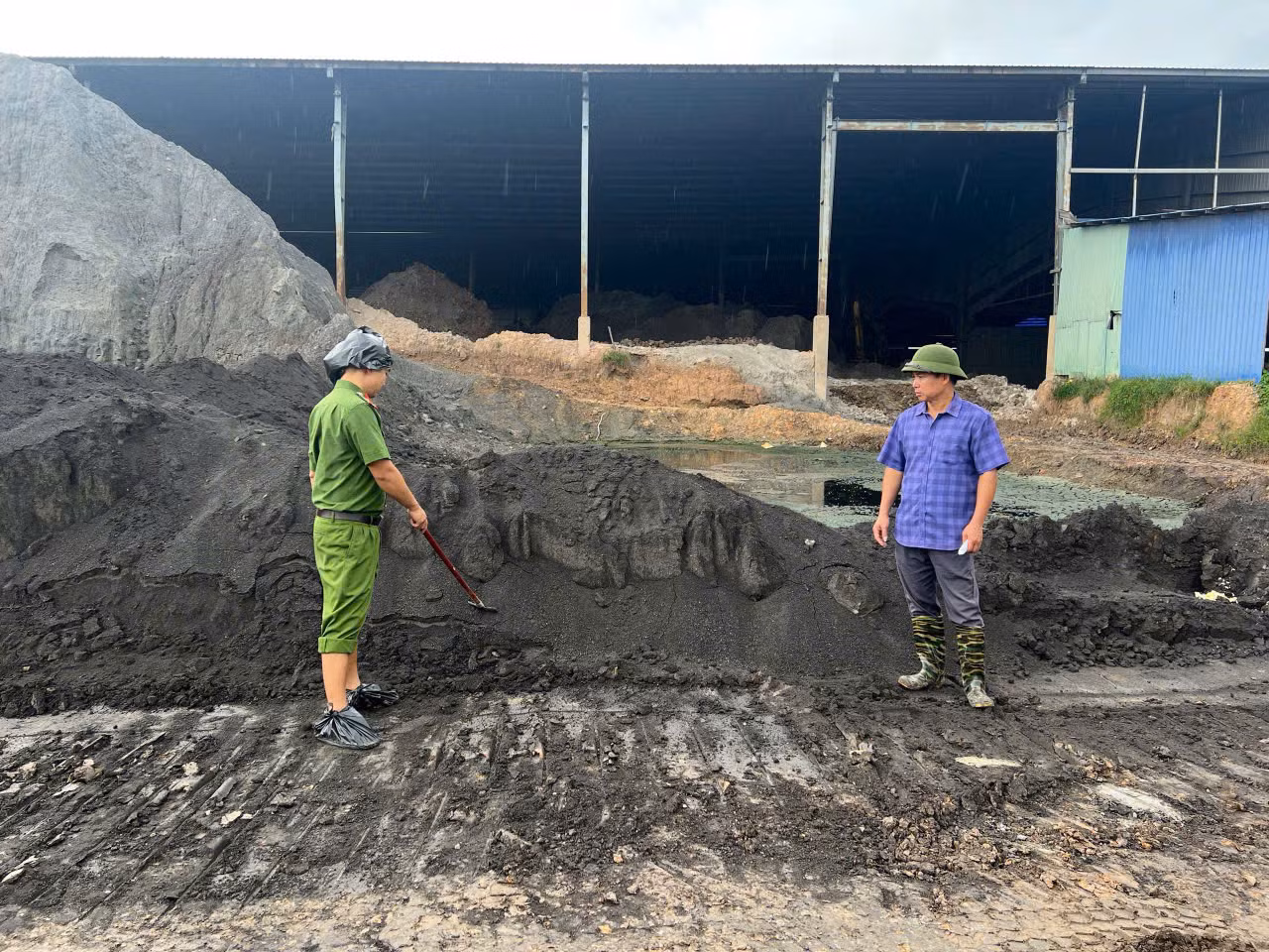 Khởi tố giám đốc và 4 lãnh đạo công ty thu gom chất thải về tội gây ô nhiễm môi trường -0