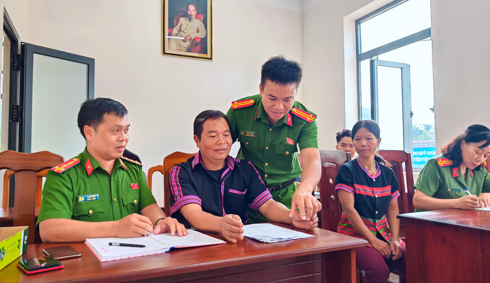 Tuyên truyền pháp luật và lan tỏa yêu thương tại vùng biên giới Đà Nẵng -0