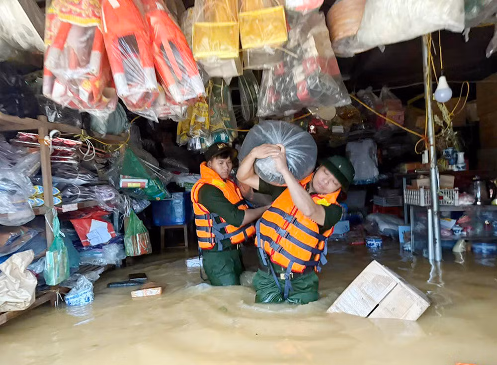 Lực lượng chức năng chủ động triển khai các phương án ứng phó bão số 11 -1