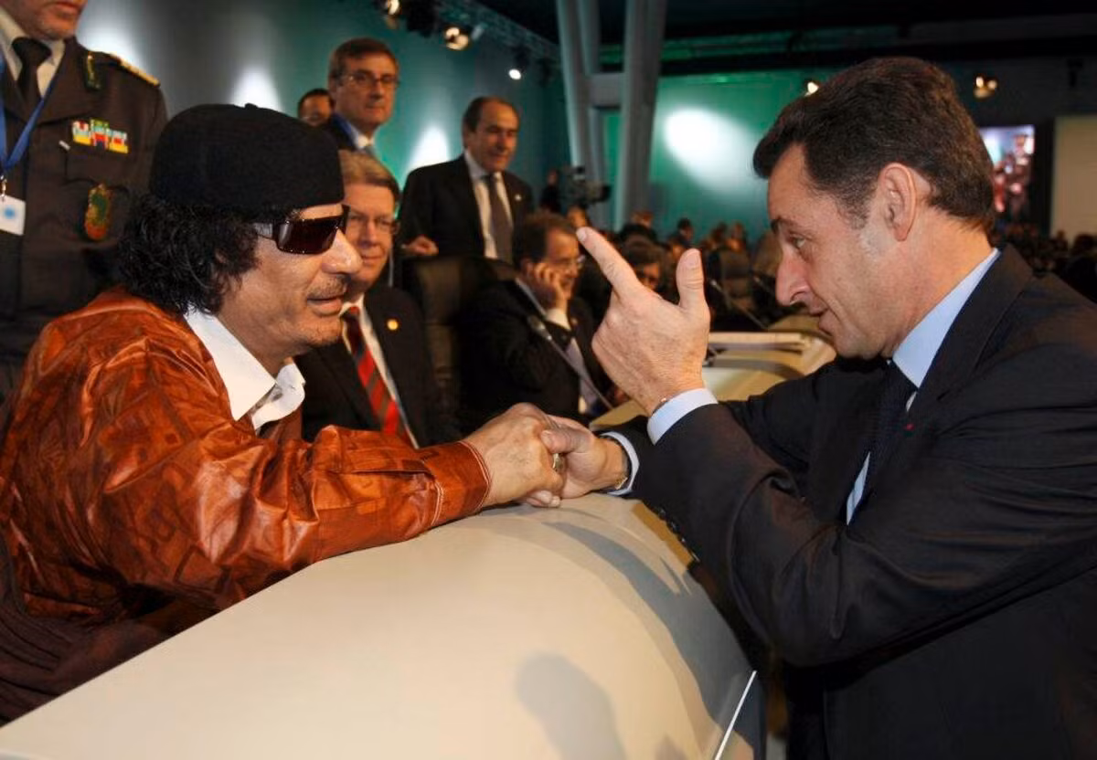 Nicolas Sarkozy - Tổng thống Pháp đầu tiên phải ngồi tù -0