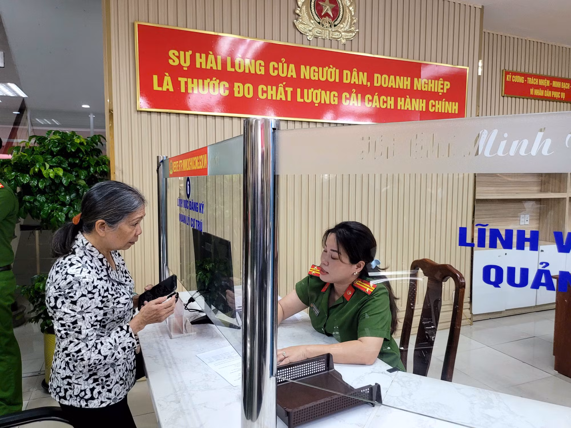  TP Hồ Chí Minh: Công an cấp xã đồng loạt ra mắt Bộ phận Một cửa -0