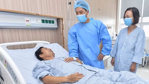 Người lính - bác sĩ hồi sinh từ chính lá gan hiến tặng của anh ruột