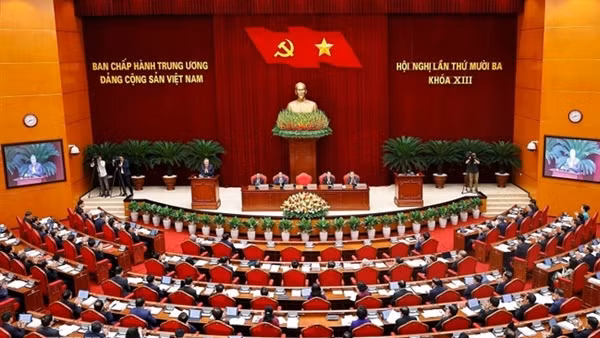 Thông cáo báo chí về ngày làm việc thứ nhất Hội nghị Trung ương 13