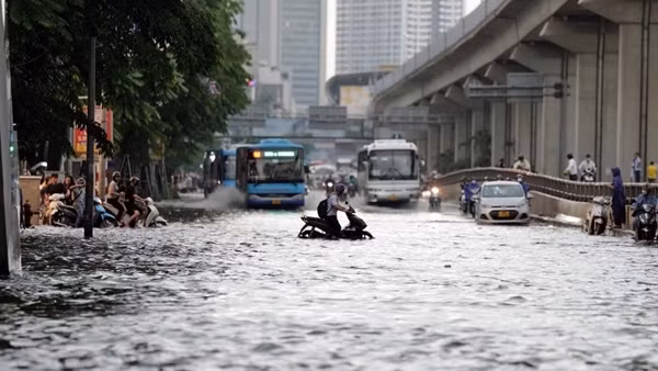 Hà Nội khuyến khích người lao động làm việc trực tuyến ngày 6/10