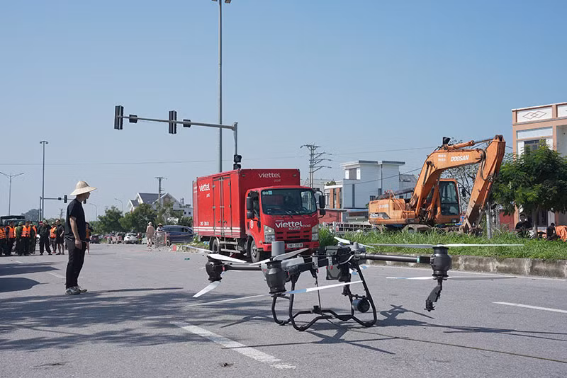 Viettel triển khai drone cứu trợ đồng bào vùng lũ Thái Nguyên -3