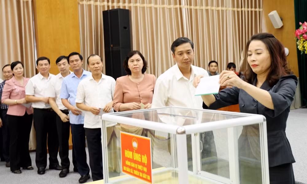Bắc Ninh tiếp nhận hơn 5,7 tỷ đồng ủng hộ đồng bào bị thiên tai -0