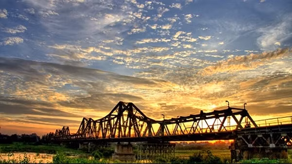 Nắng ráo toàn miền Bắc, Nam Bộ chiều tối mưa to