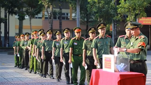 Trường Đại học ANND quyên góp 200 triệu đồng ủng hộ đồng bào lũ lụt