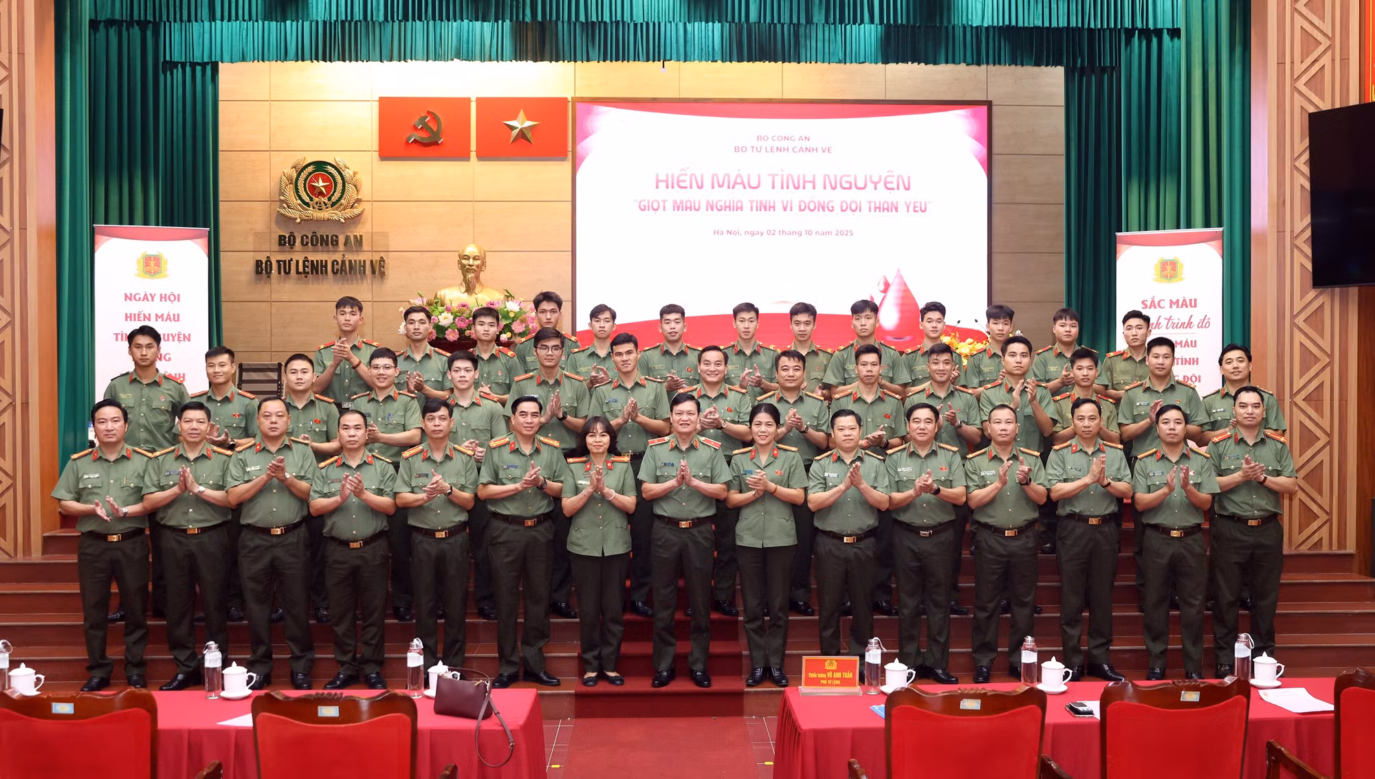 “Giọt máu nghĩa tình” của chiến sĩ Cảnh vệ -0