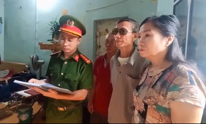 Khám xét nhà đối tượng liên quan hoạt động kêu gọi từ thiện không minh bạch -1