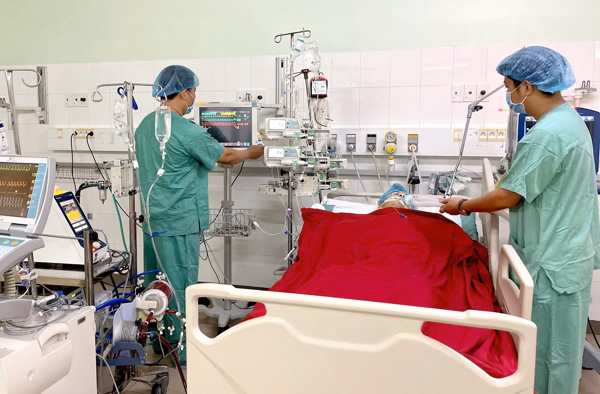 Người đàn ông bị tai nạn giao thông hiến tạng hồi sinh nhiều cuộc đời -0