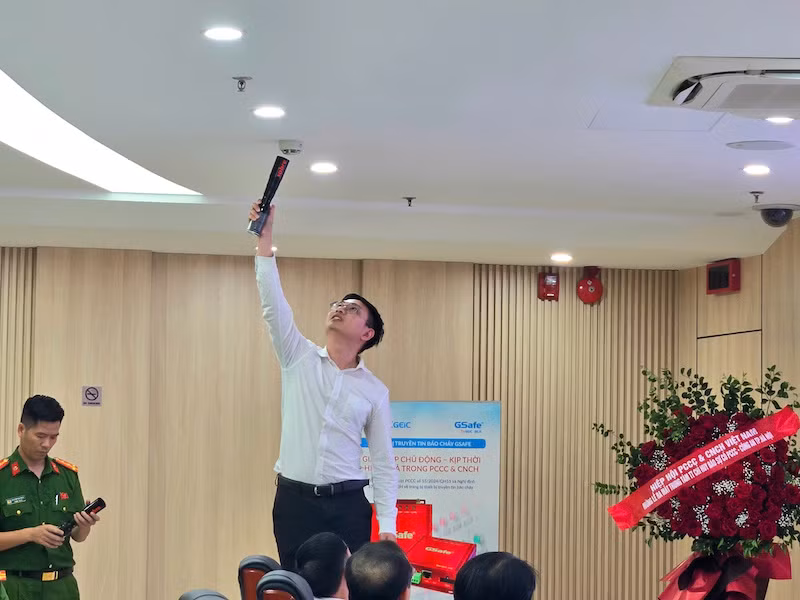 Ra mắt Trung tâm Thông tin chỉ huy hệ thống truyền tin, báo sự cố phòng cháy chữa cháy và cứu nạn cứu hộ -1