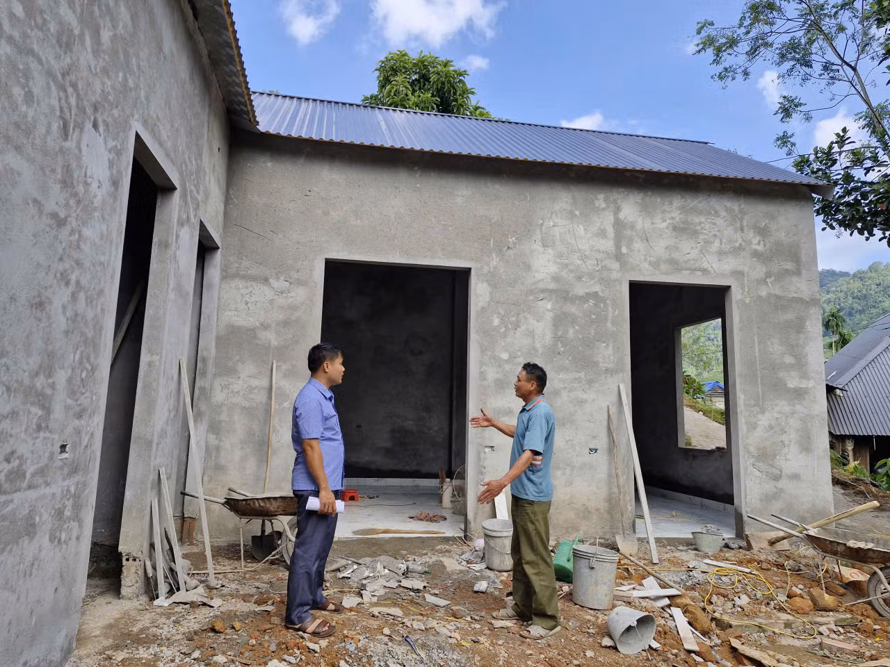 Công an Thanh Hoá chung tay xóa nhà tạm, nhà dột nát -0