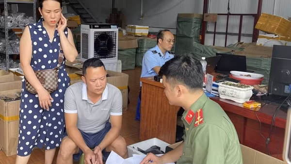 Thu giữ gần 25.000 sản phẩm nhập lậu bán qua kênh thương mại điện tử