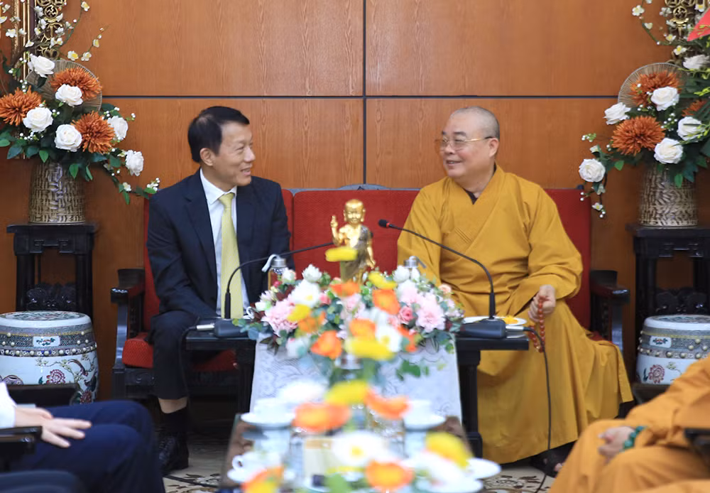 Lãnh đạo Bộ Công an chúc mừng Lễ Phật đản 2024 -0
