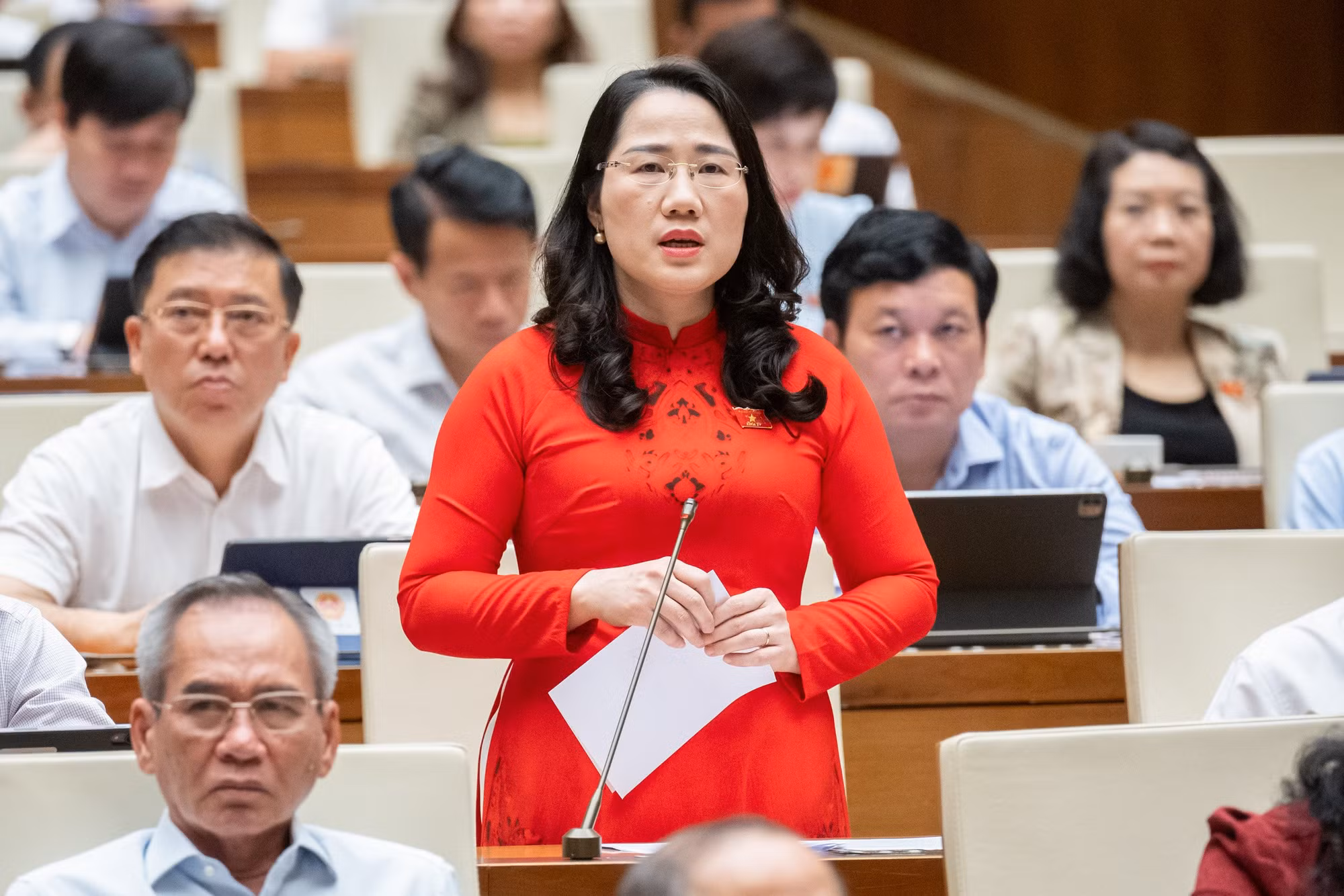 Nhiều người dân trong cảnh 
