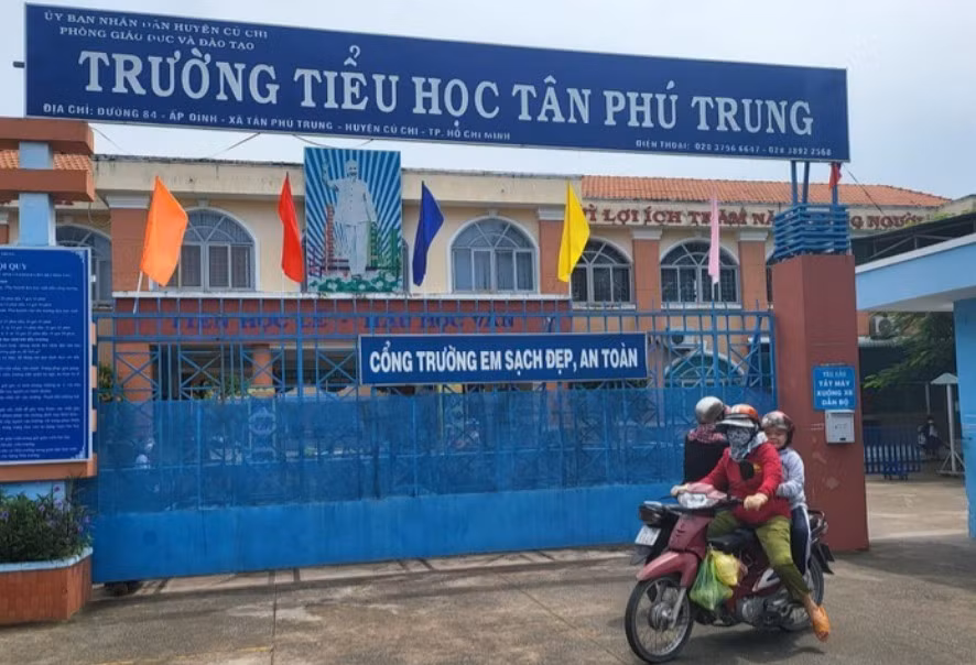 Cách chức hiệu trưởng làm học sinh chảy máu đầu -0