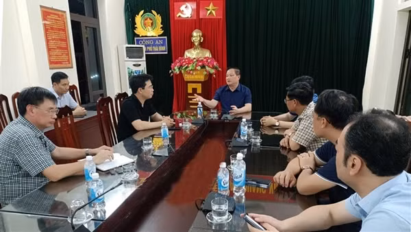 Thái Bình họp khẩn về vụ cháu bé tử vong do bị bỏ quên trên xe ô tô