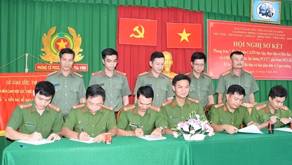 Cảnh sát PCCC và CNCH Công an các tỉnh miền Tây ký kết giao ước thi đua