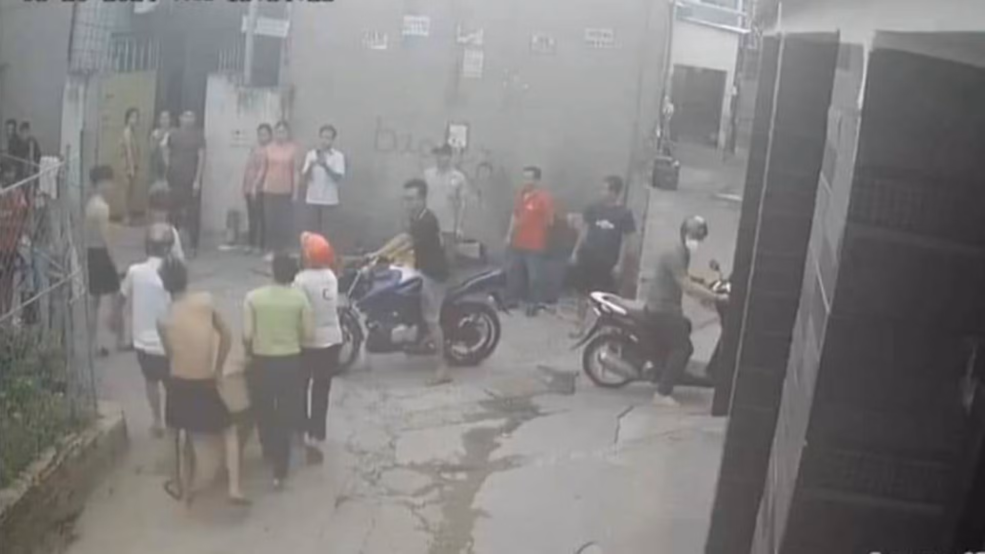 Dùng dao cứa cổ “tình địch” tử vong ngay tại phòng trọ -0