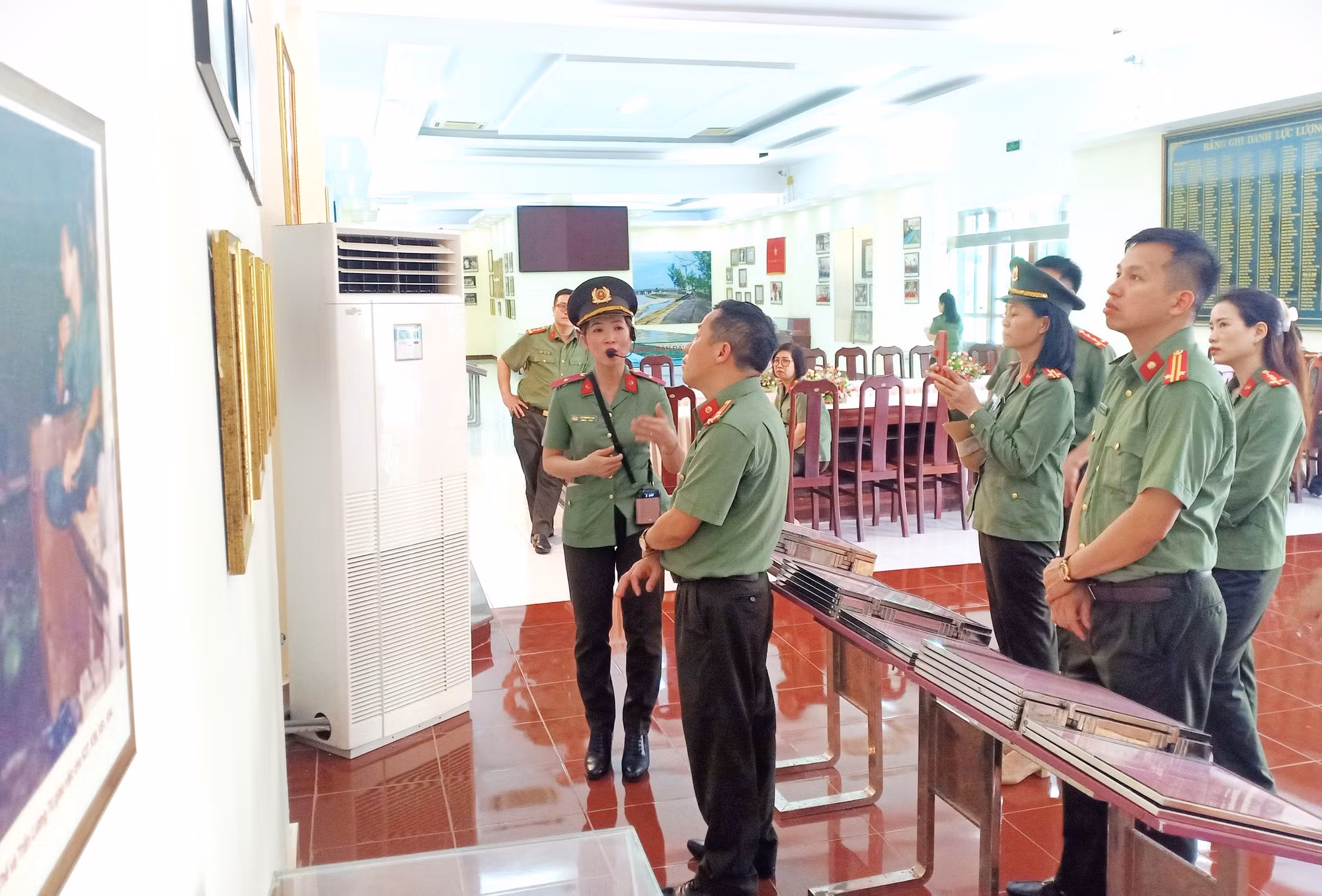 Cụm thi đua số 1 Bộ Công an về nguồn tại Khu di tích lịch sử Quốc gia Hòn Đá Bạc -0