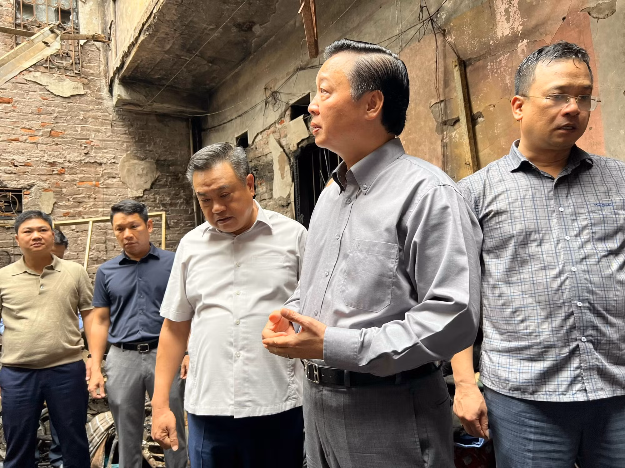 Phó Thủ tướng Trần Hồng Hà trực tiếp đến hiện trường vụ cháy để chỉ đạo PCCC, cứu nạn cứu -1