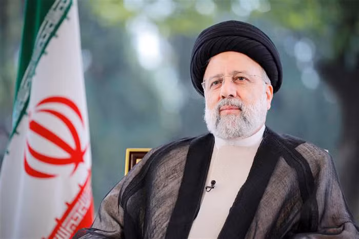 Iran, trên những lời nguyện cầu bên miệng vực -0
