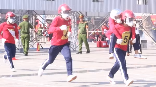 Sôi nổi các hội thi nghiệp vụ chữa cháy và CNCH “Tổ liên gia an toàn PCCC” cấp tỉnh