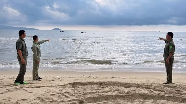 Công an viên cùng 2 đội viên Dân phòng dũng cảm cứu 3 em nhỏ đuối nước
