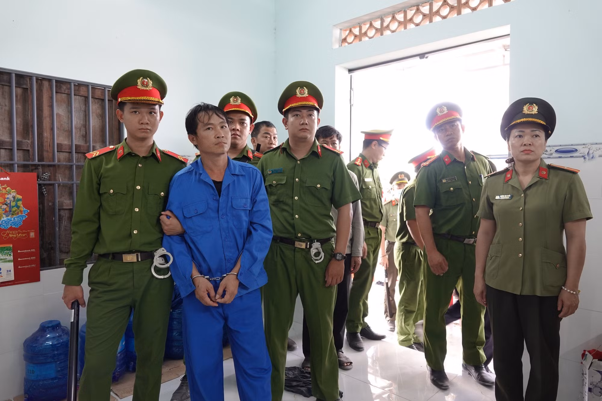 Phó giám đốc Trung tâm phát triển quỹ đất bị bắt vì bao che “cát tặc” -0