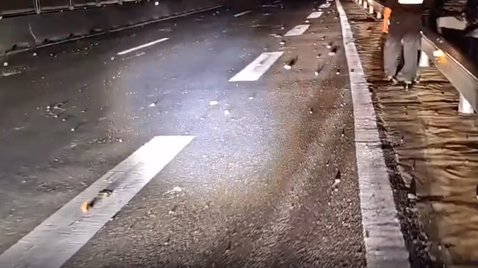 Lật tẩy hành tung nhóm thiếu niên ném đá vào xe ô tô trên đường cao tốc Cam Lâm - Vĩnh Hảo -0