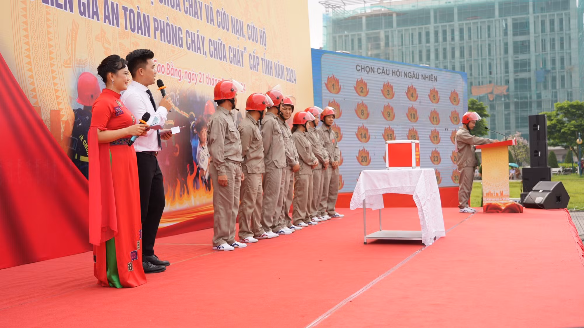 Các tổ liên gia ở Cao Bằng thi phòng cháy, chữa cháy -0